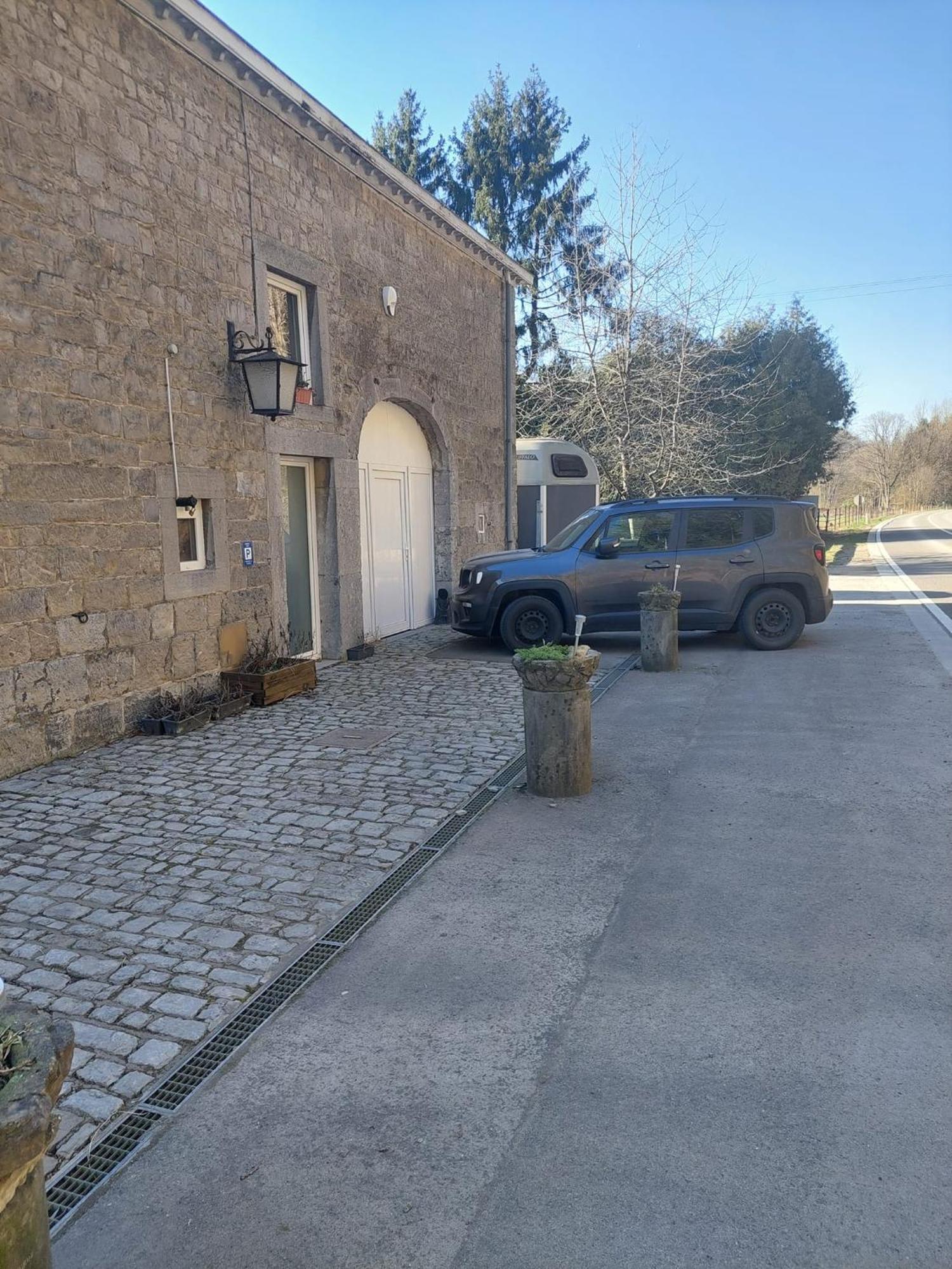 Au Doux Chardon Bed & Breakfast Durbuy Dış mekan fotoğraf